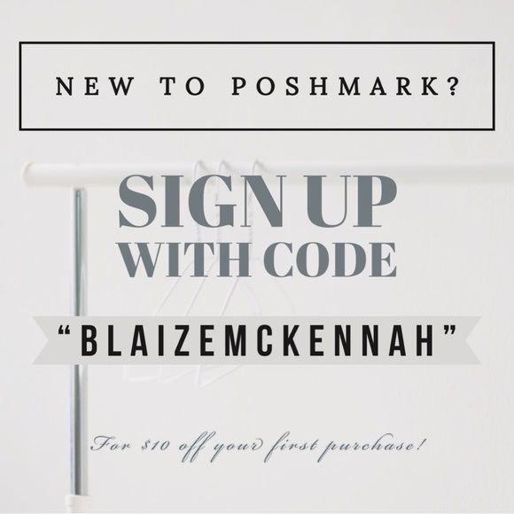 Almost Famous | Distressed Light Wash Low Rise Double Button Skinny Jean Jegging - Picture 11 of 11